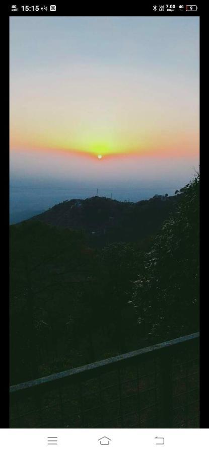 Appartamento Kanda Road 4 Kasauli Esterno foto
